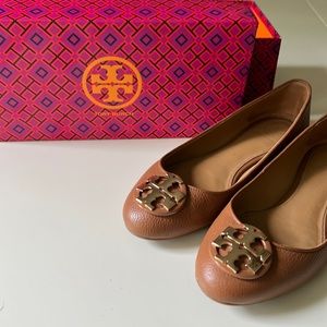 Tory Burch Claire ballet Flat with box!
